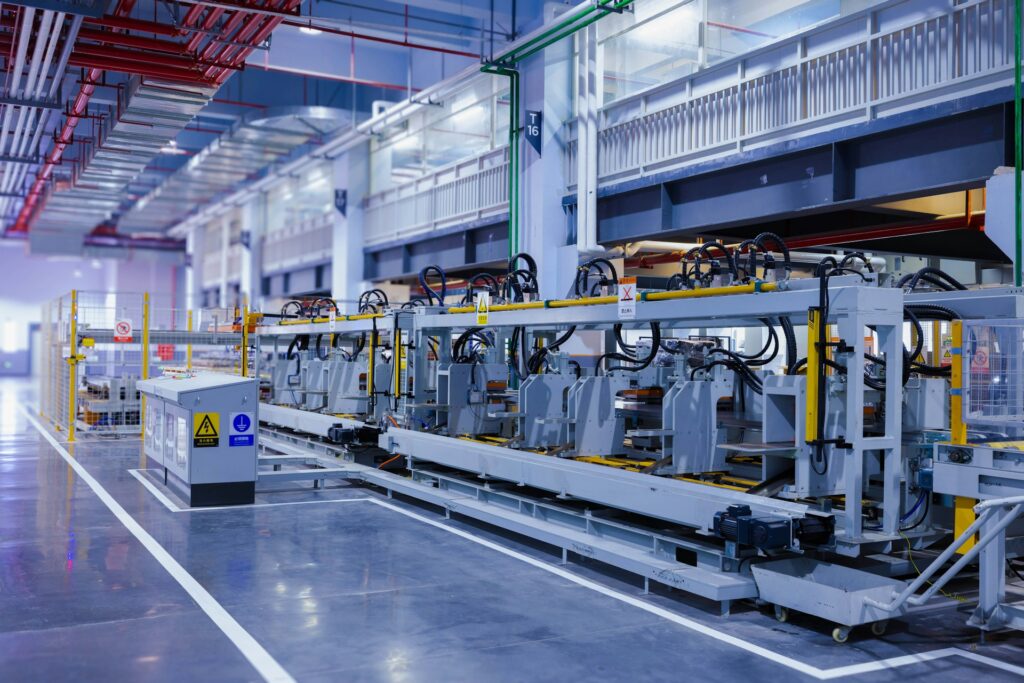 Manufacturing hall with machines