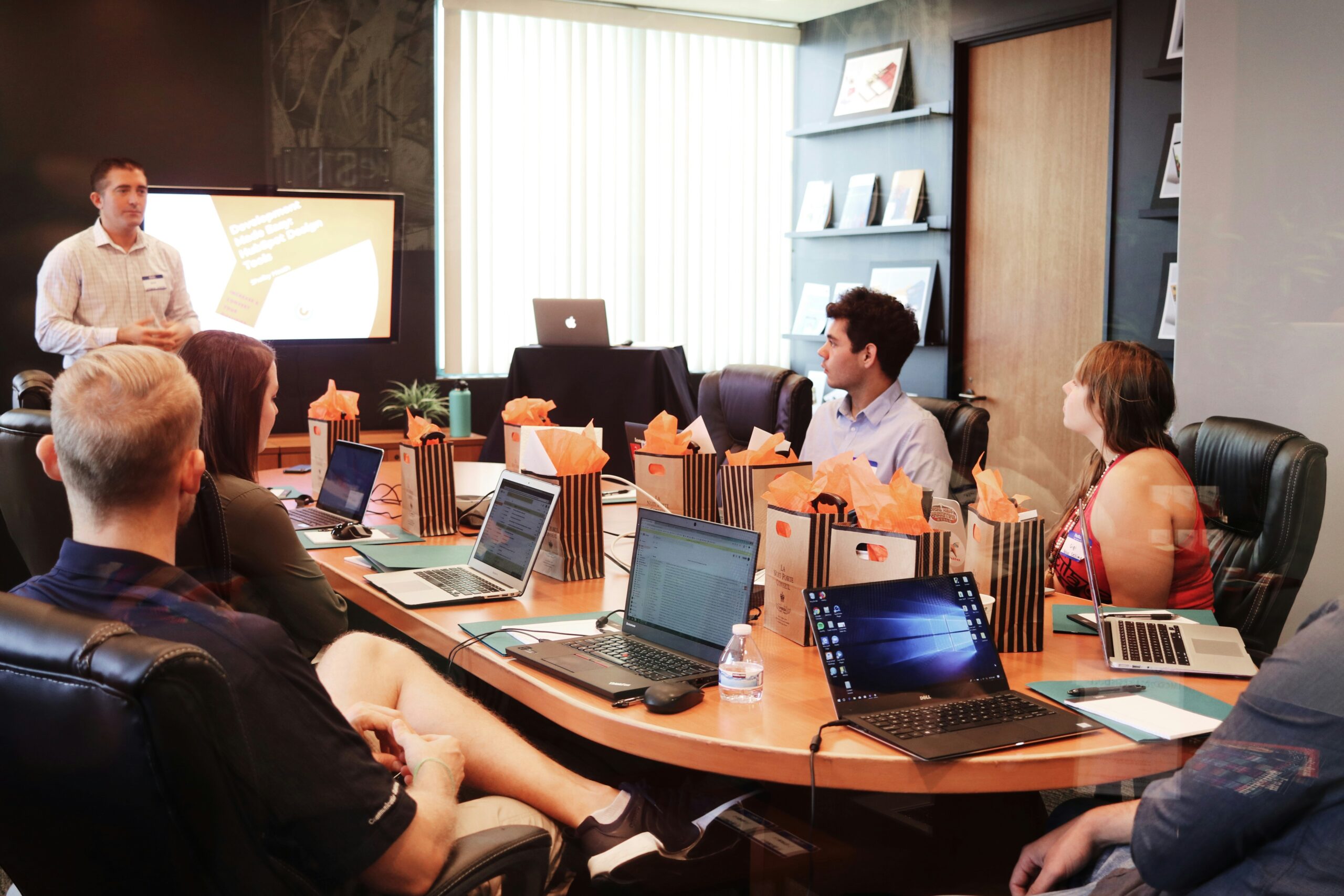 SEO company having a meeting