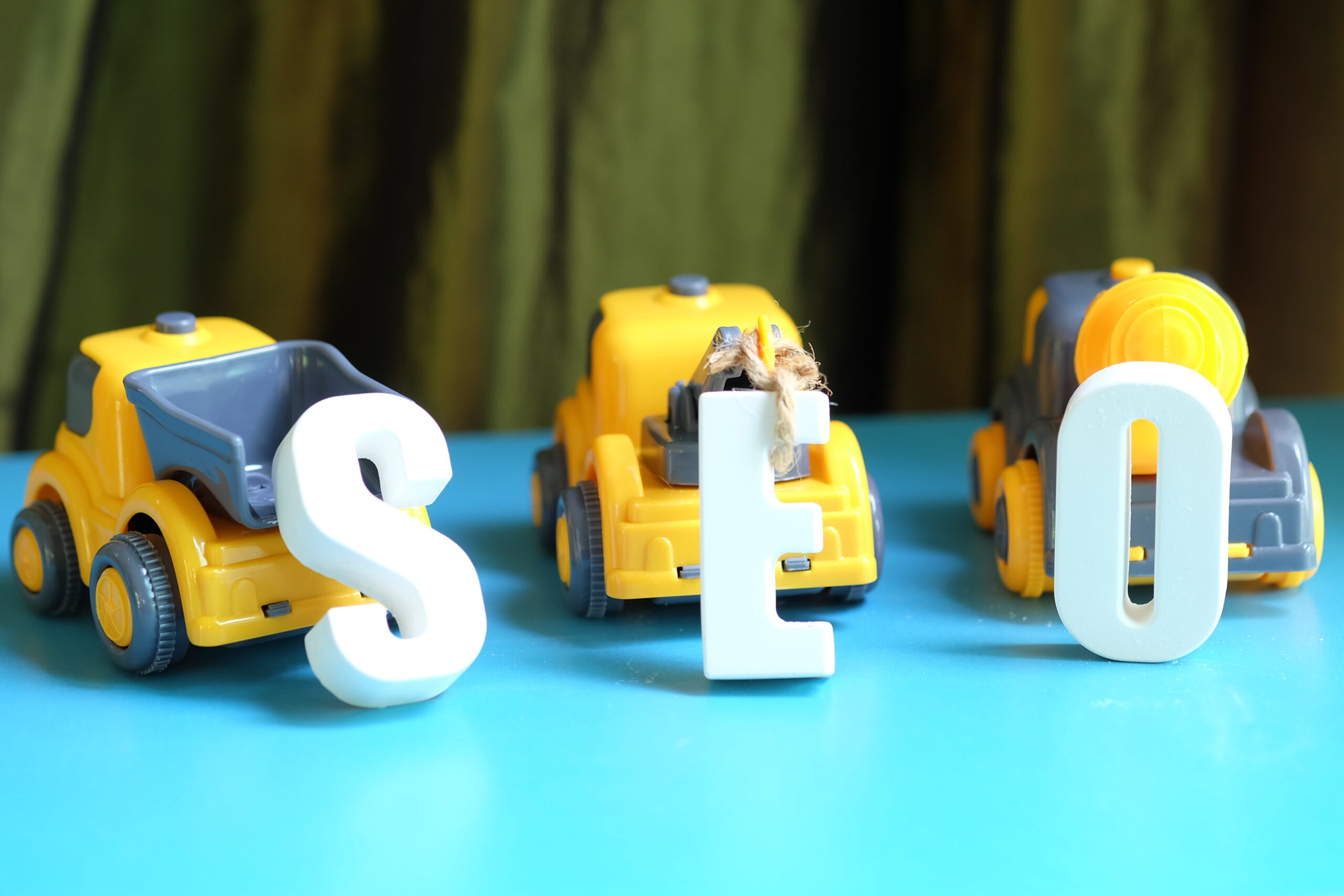 arranged white letters as SEO