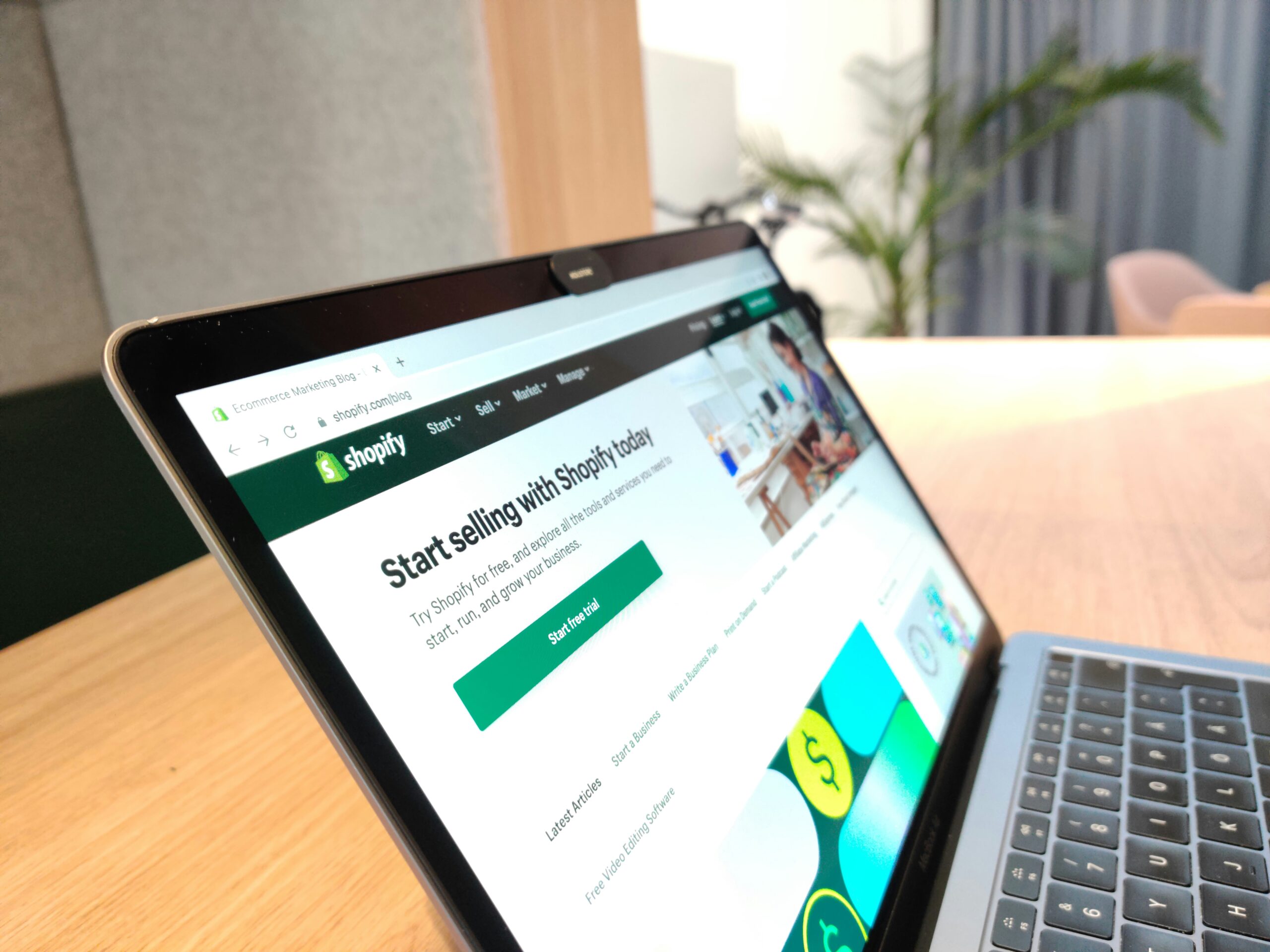Laptop with eCommerce shopify on